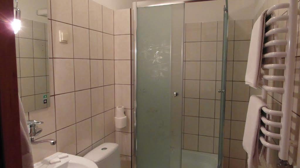 Hotel Julianów Warszawa Zewnętrze zdjęcie